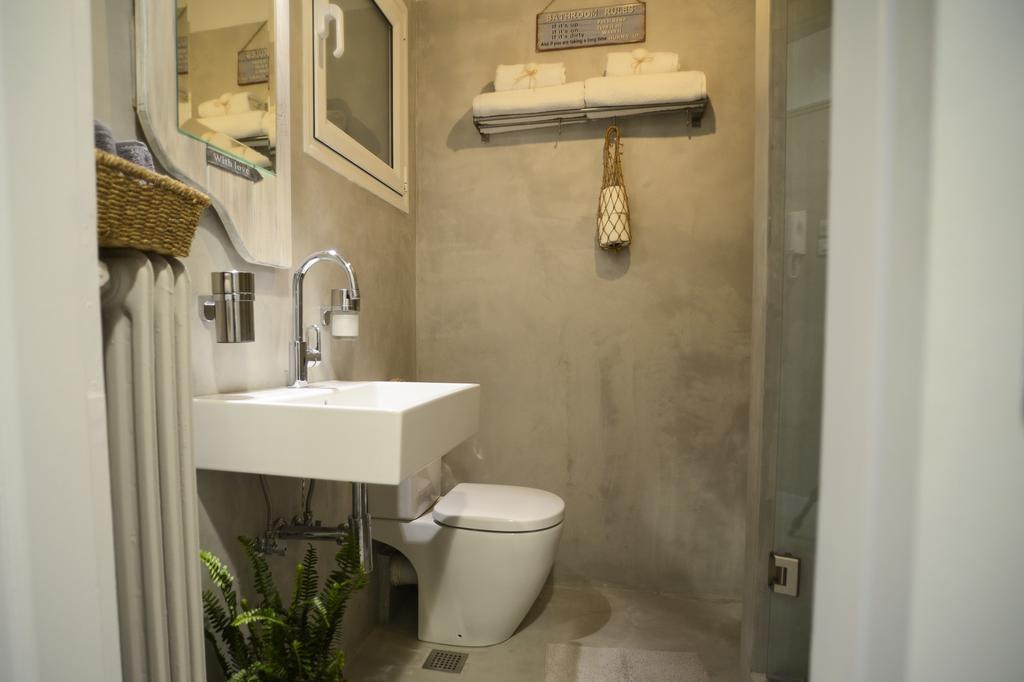 Your "Home Away From Home" In Acropolis เอเธนส์ ภายนอก รูปภาพ