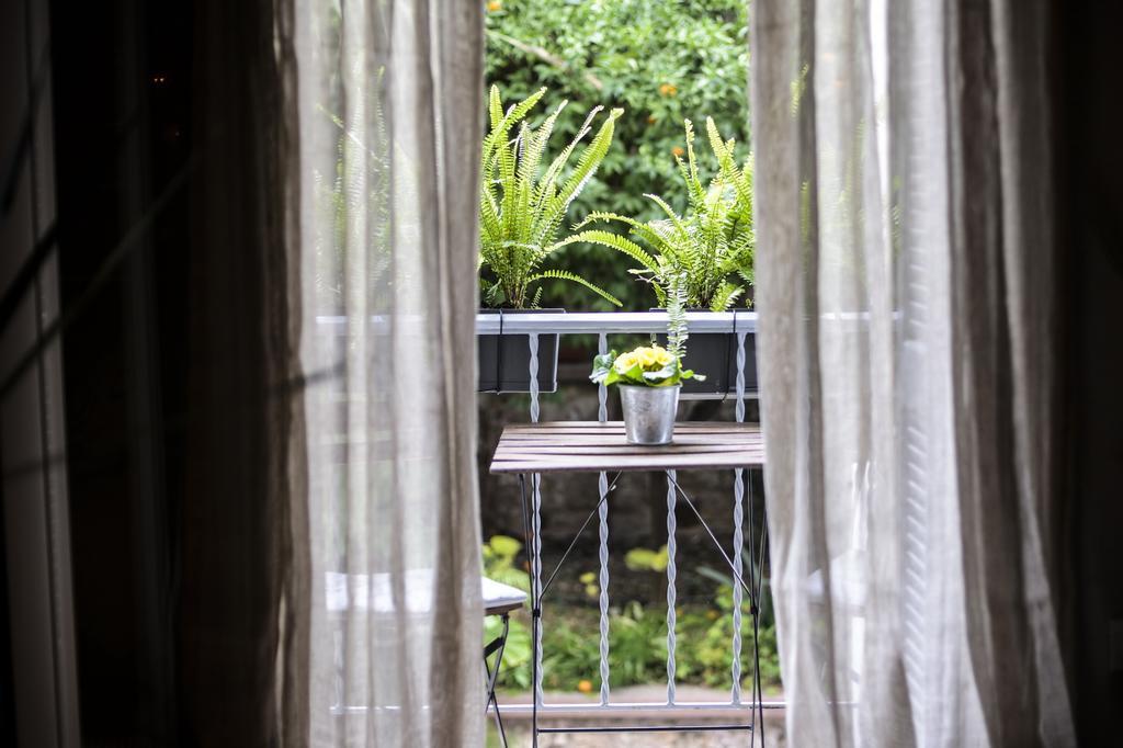 Your "Home Away From Home" In Acropolis เอเธนส์ ภายนอก รูปภาพ